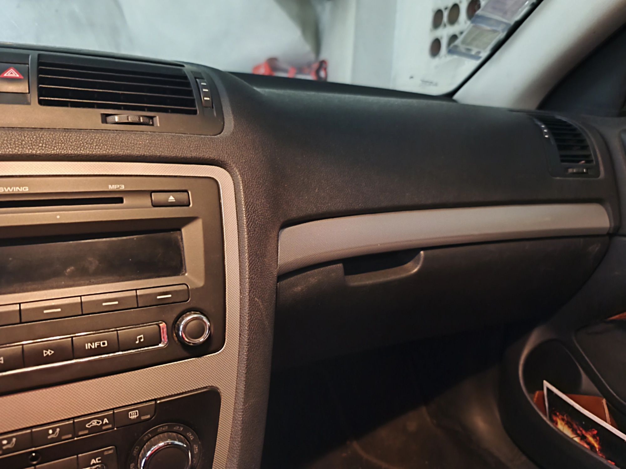 Skoda Octavia 1600 cinza 2010