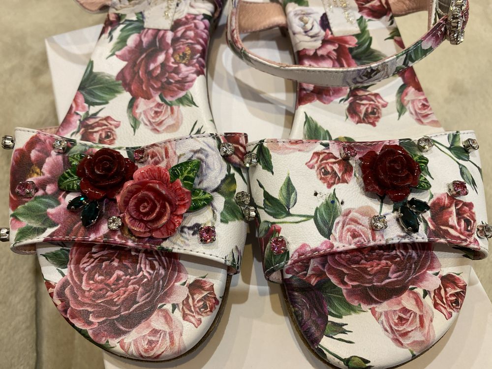 Dolce & Gabbana босоножки на девочку