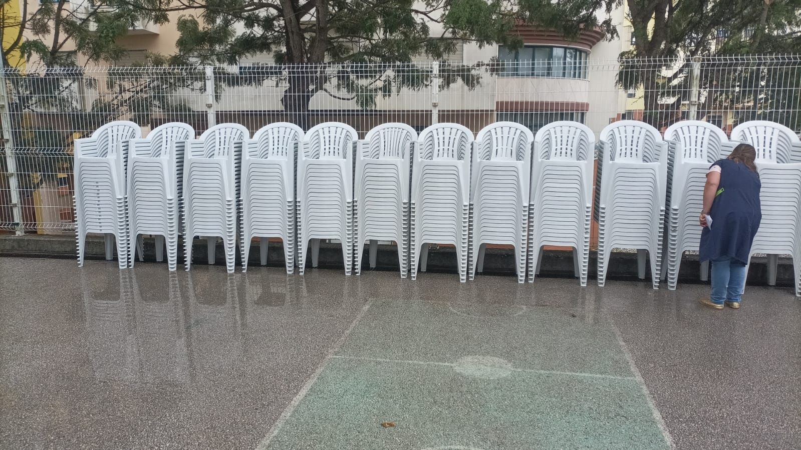 Aluguer Mesas e Cadeiras para Festas