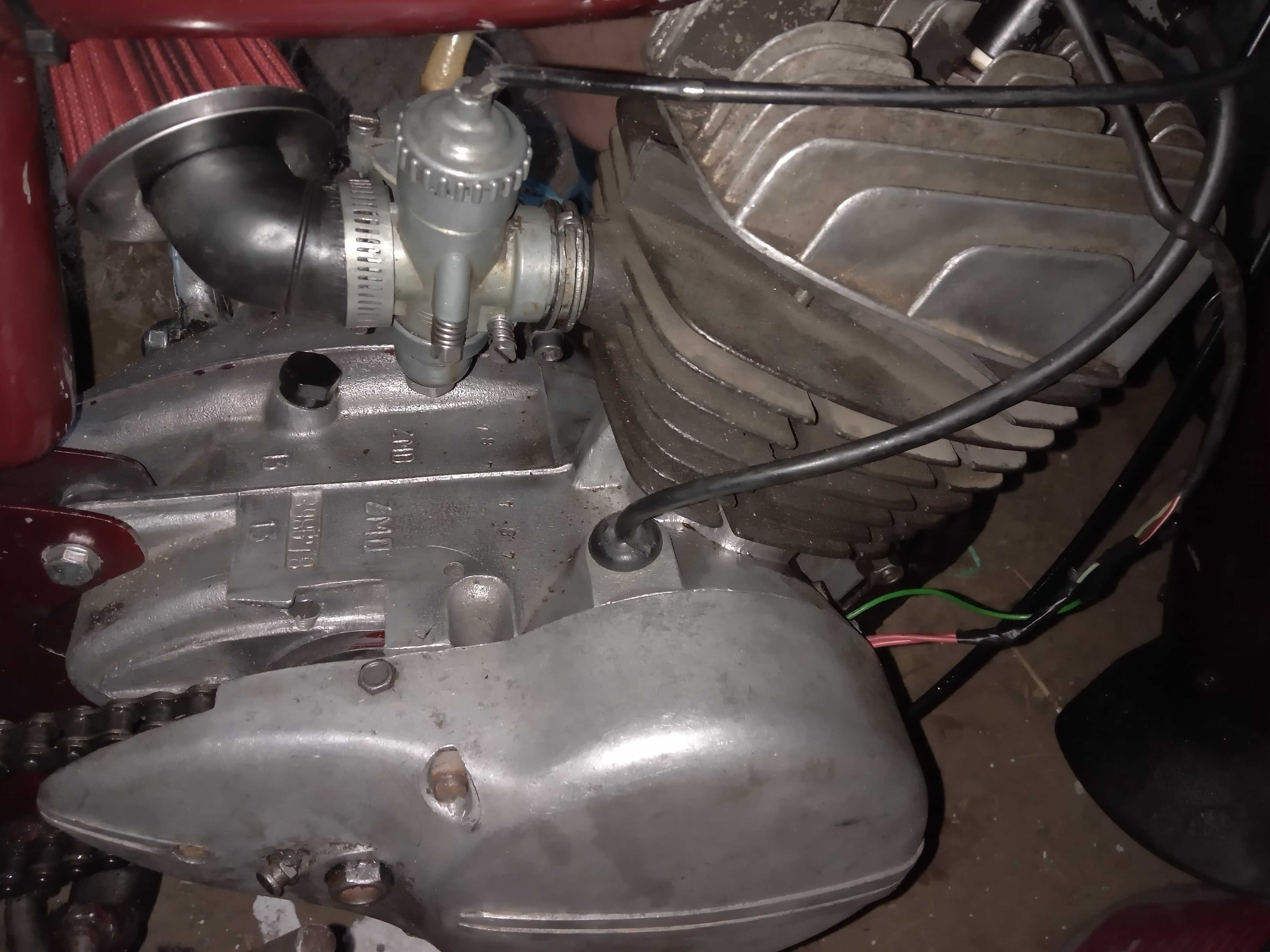 Wsk 125 silnik na chodzie jeżdżący stan bdb