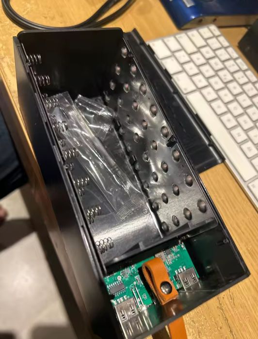 Корпус павербанка на 32 АКБ с быстро зарядкой +беспроводная. Новый