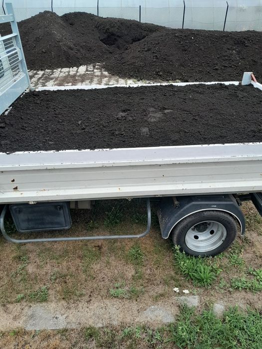 Ziemia pod trawę,warzywa i kwiaty.