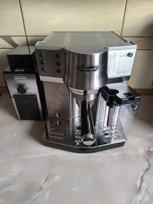 Express do kawy ciśnieniowy  DELONGHI EC 860 + Młynek do kawy DELONGHI