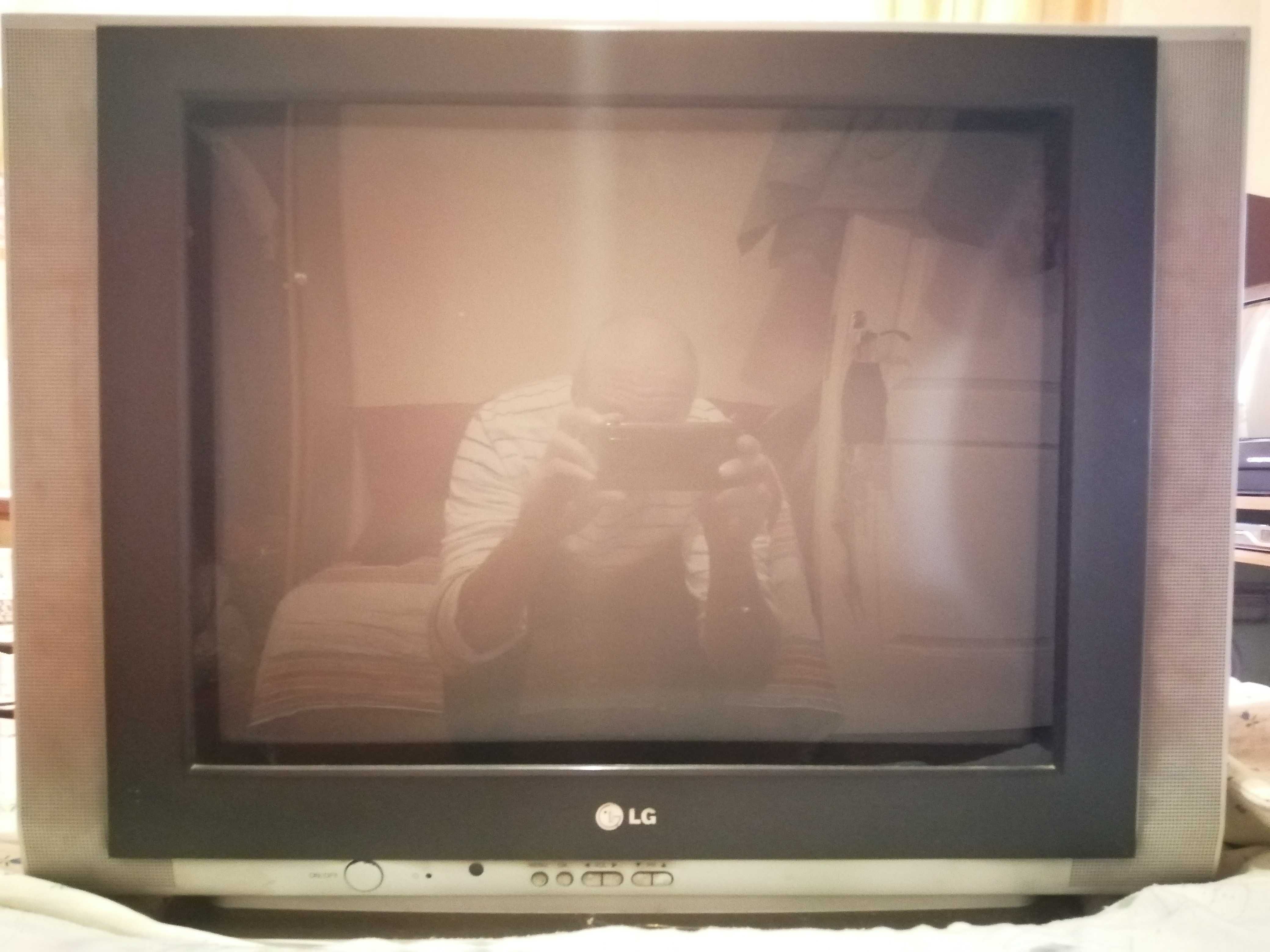 Телевизор LG 21-FS6RLX