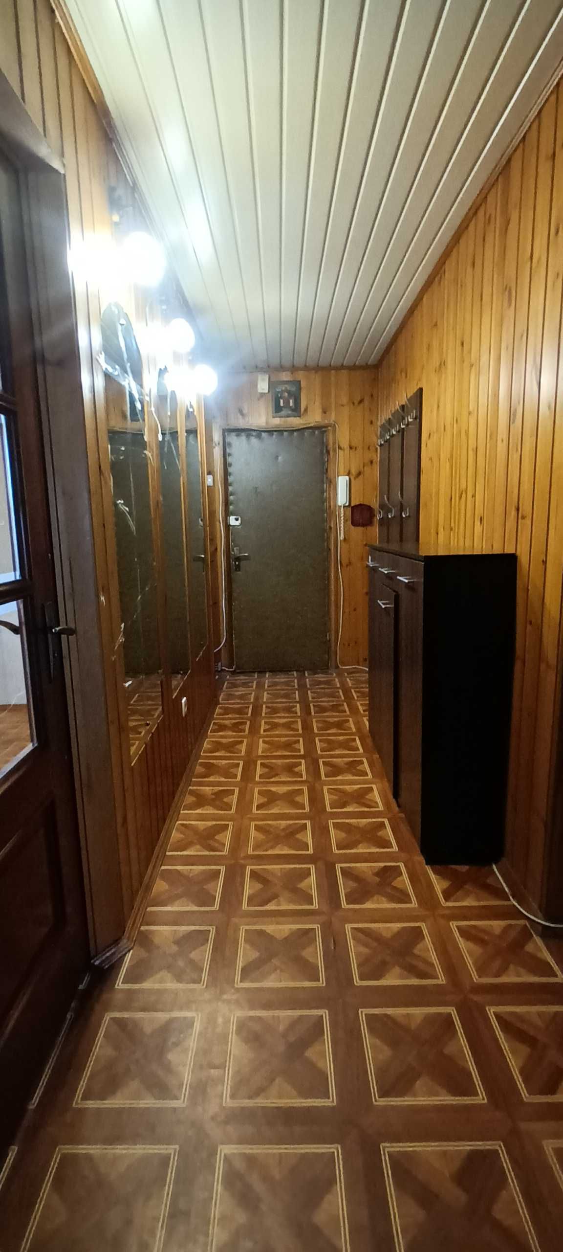 Продаж3   кім.Харківське шосе 21/6, 81 кв.м.-76000у.о, без комісії.