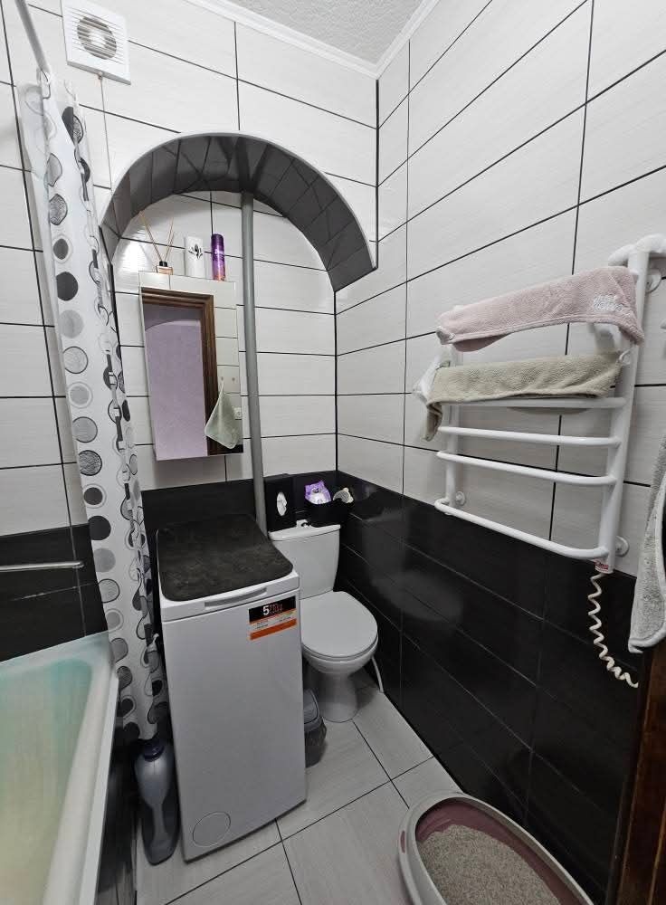 Продам 1-кім квартиру, район 8-9 школи