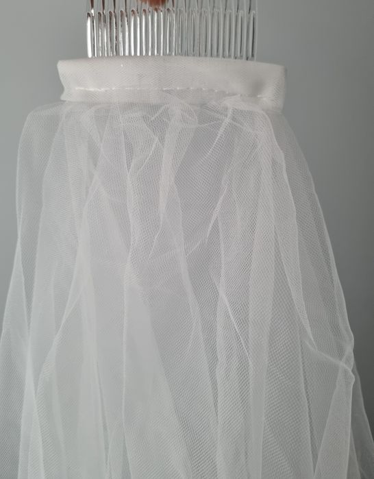 welon ślubny z lamówką na oczepiny na wieczór panieński