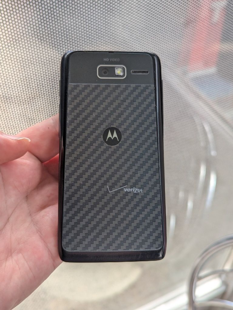 Продам Motorola Droid razr M XT907.
