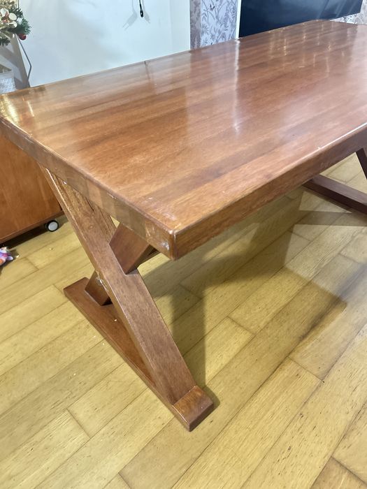 Mesa de jantar em madeira maciça de cerejeira com 6 cadeiras