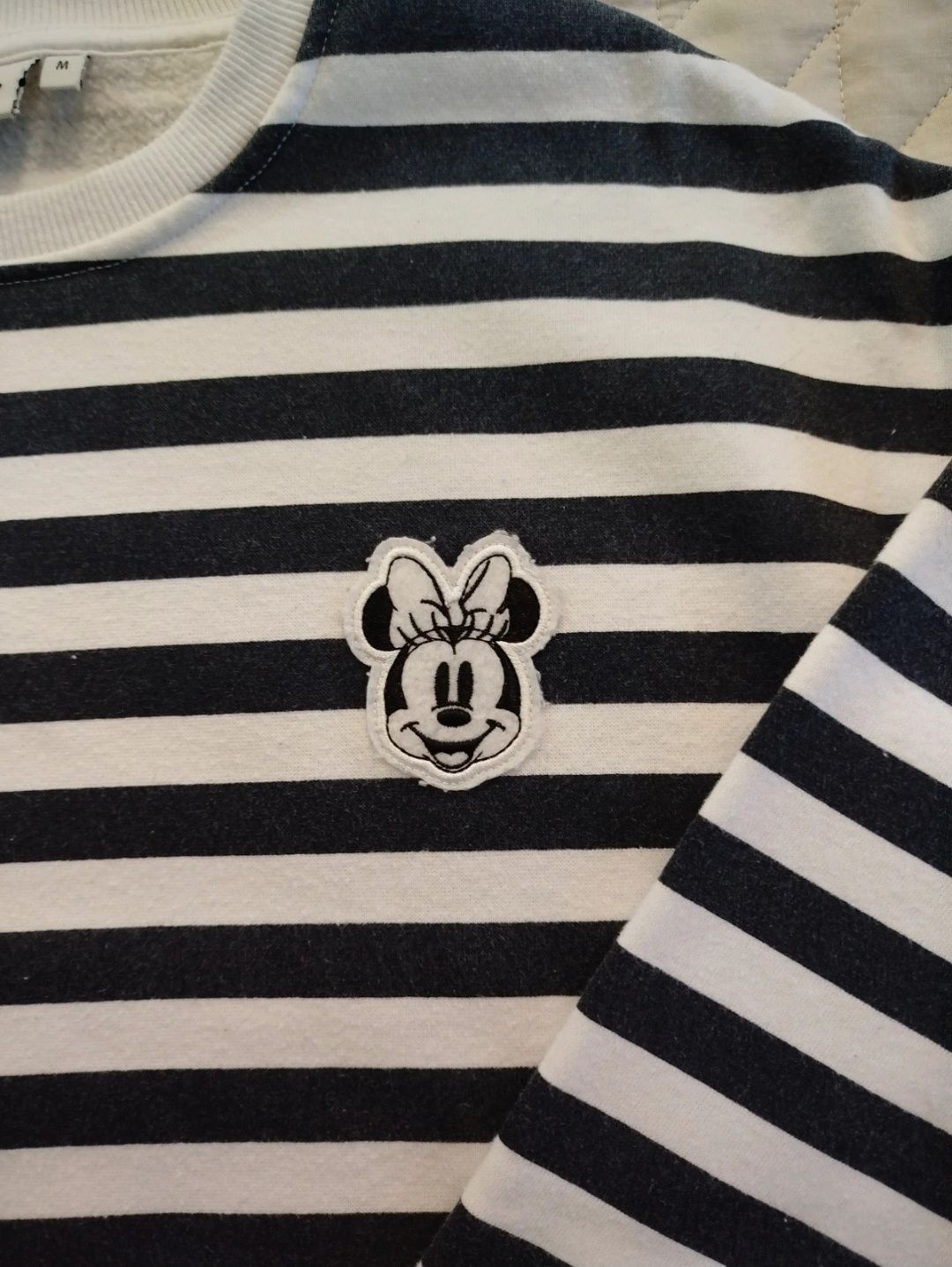 Sweat às riscas com detalhe da Minnie