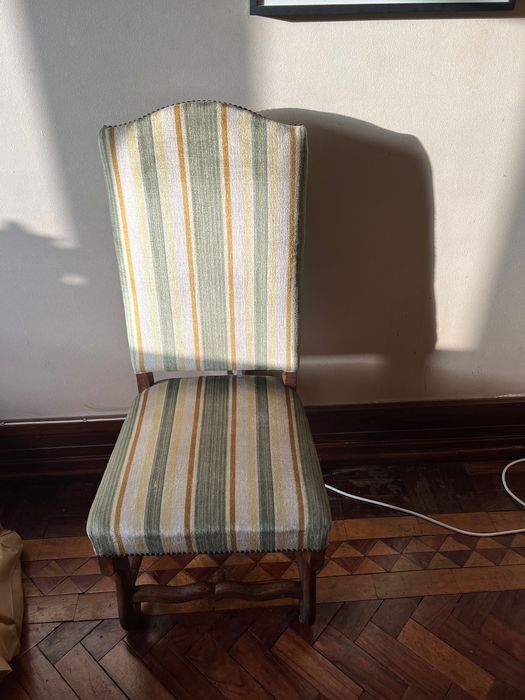 Cadeira  em veludo listado