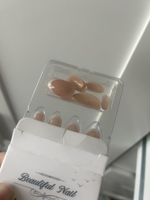 Tipsy french sztuczne paznokcie