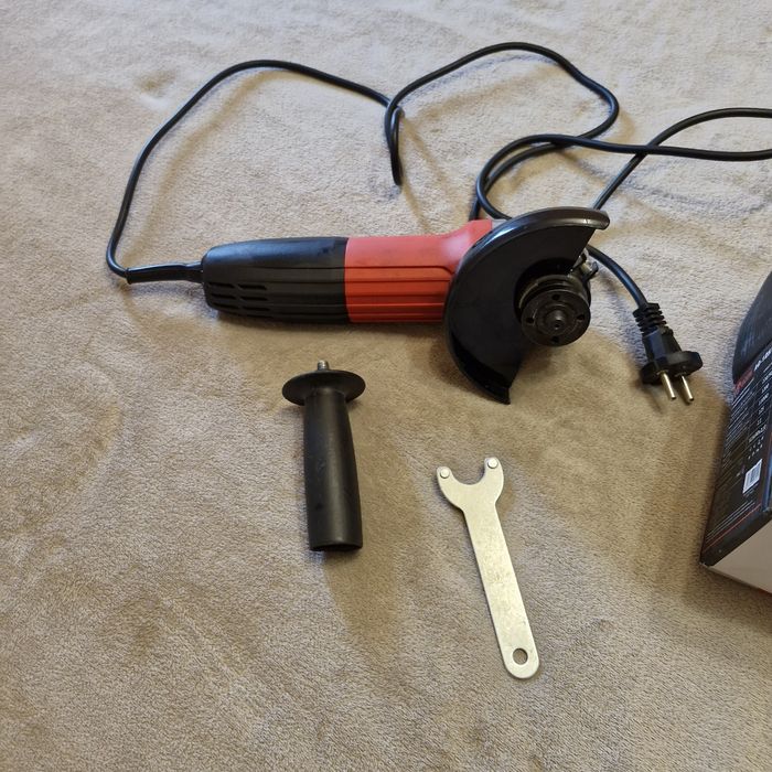 Угловая шлифмашина