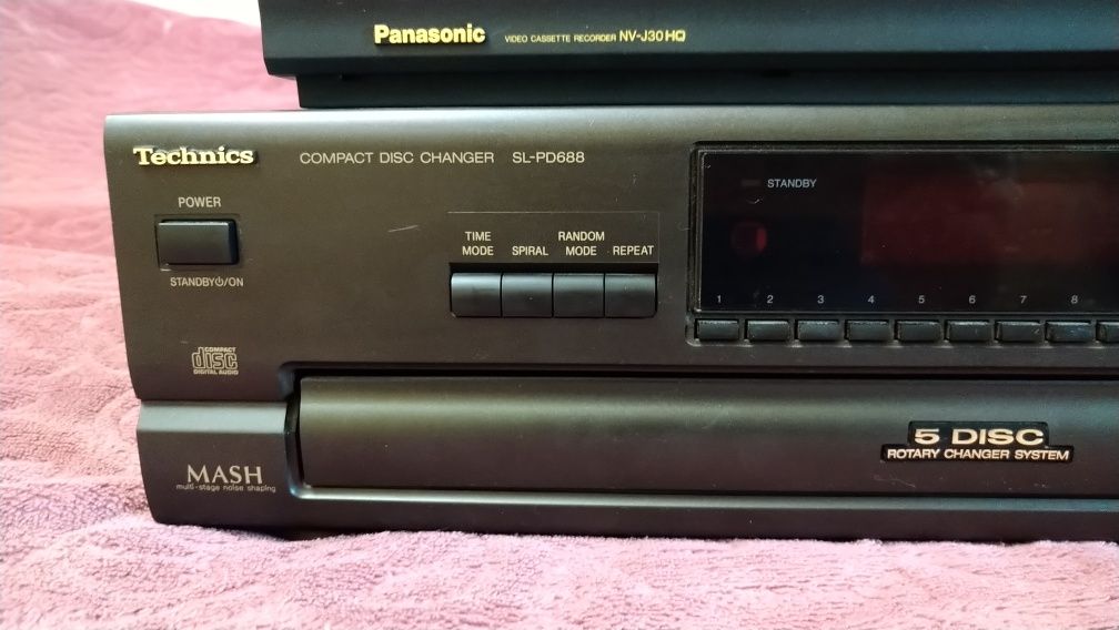 Аудио сд плеер компакт диск Technics SL-PD688 и видик Panasonic NV-J30