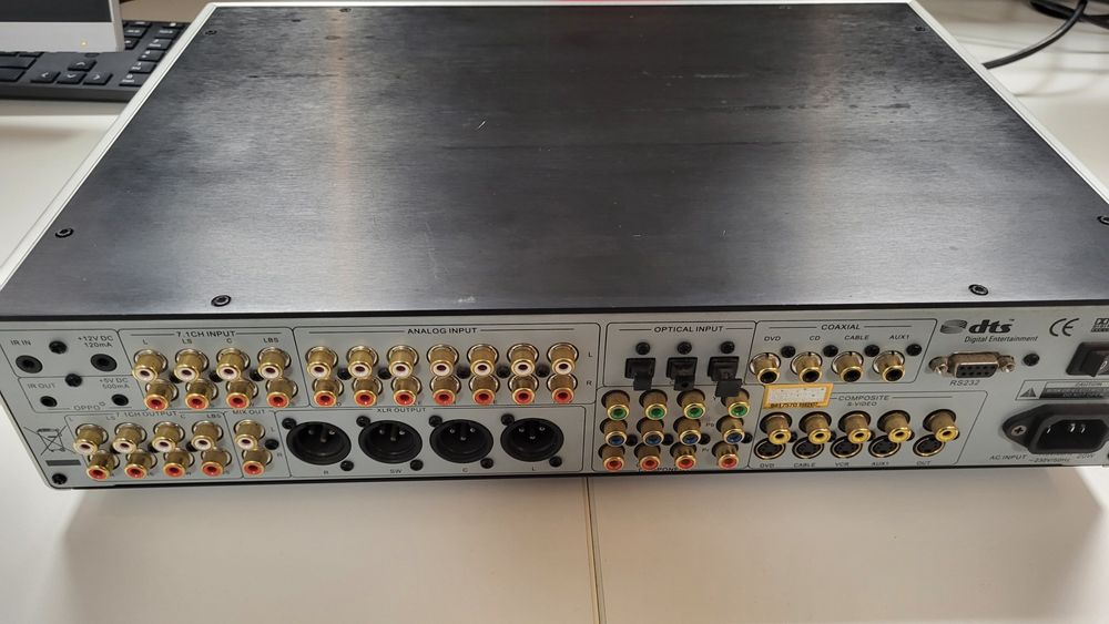 NuForce Pré Amplificador AVP-17