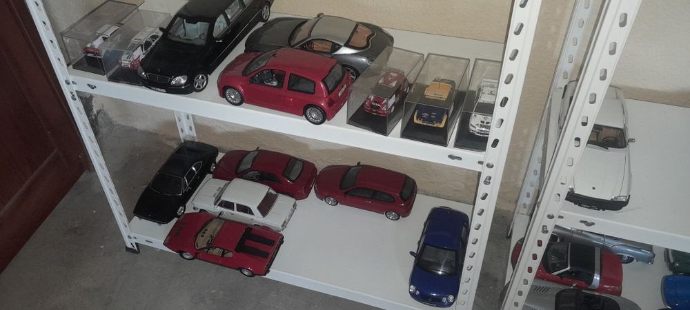 Mais de 100 Miniaturas 1/18 e outras escalas