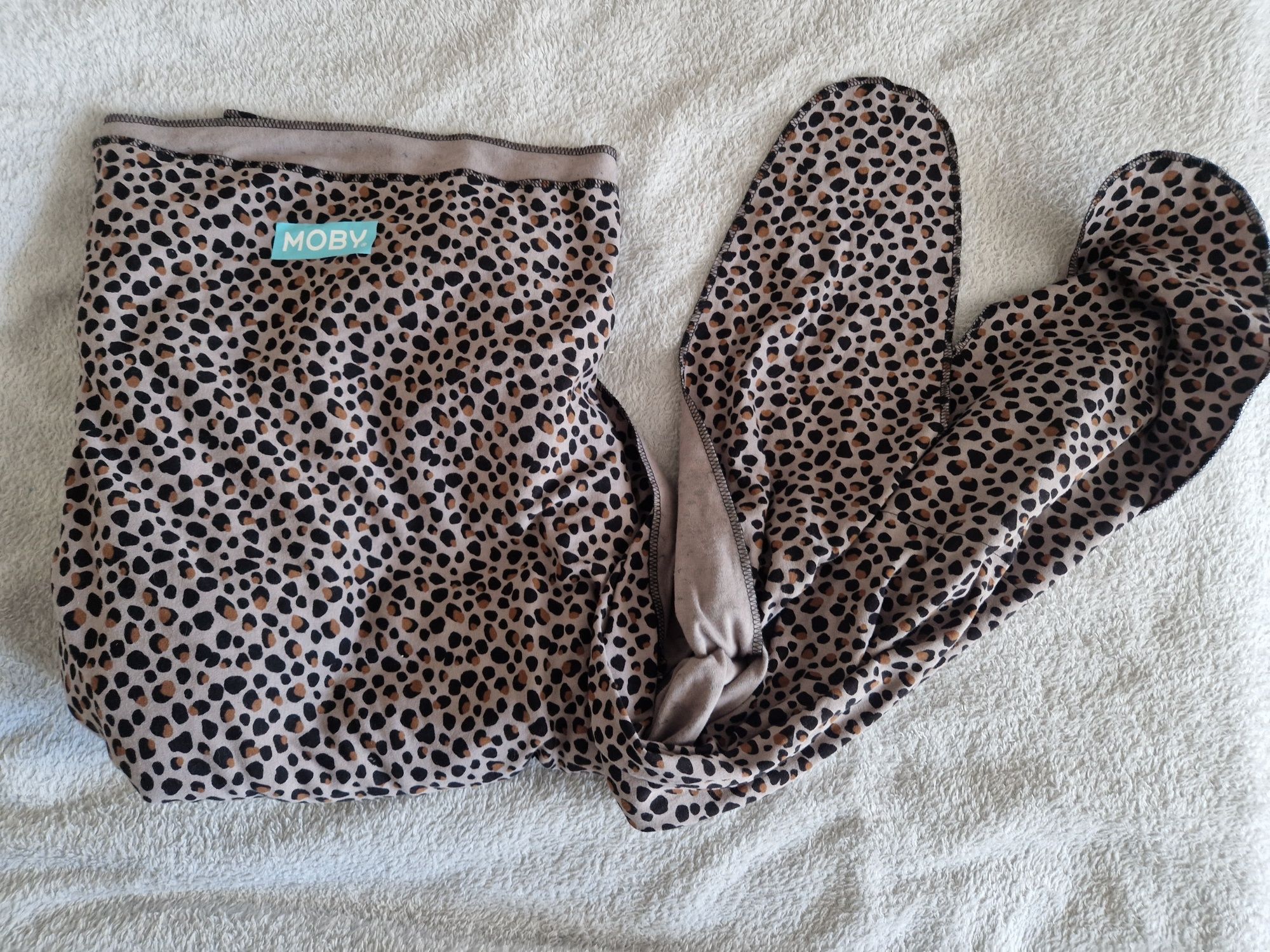 Elaastyczna chusta Moby do noszenia dziecka. Ergonomiczn