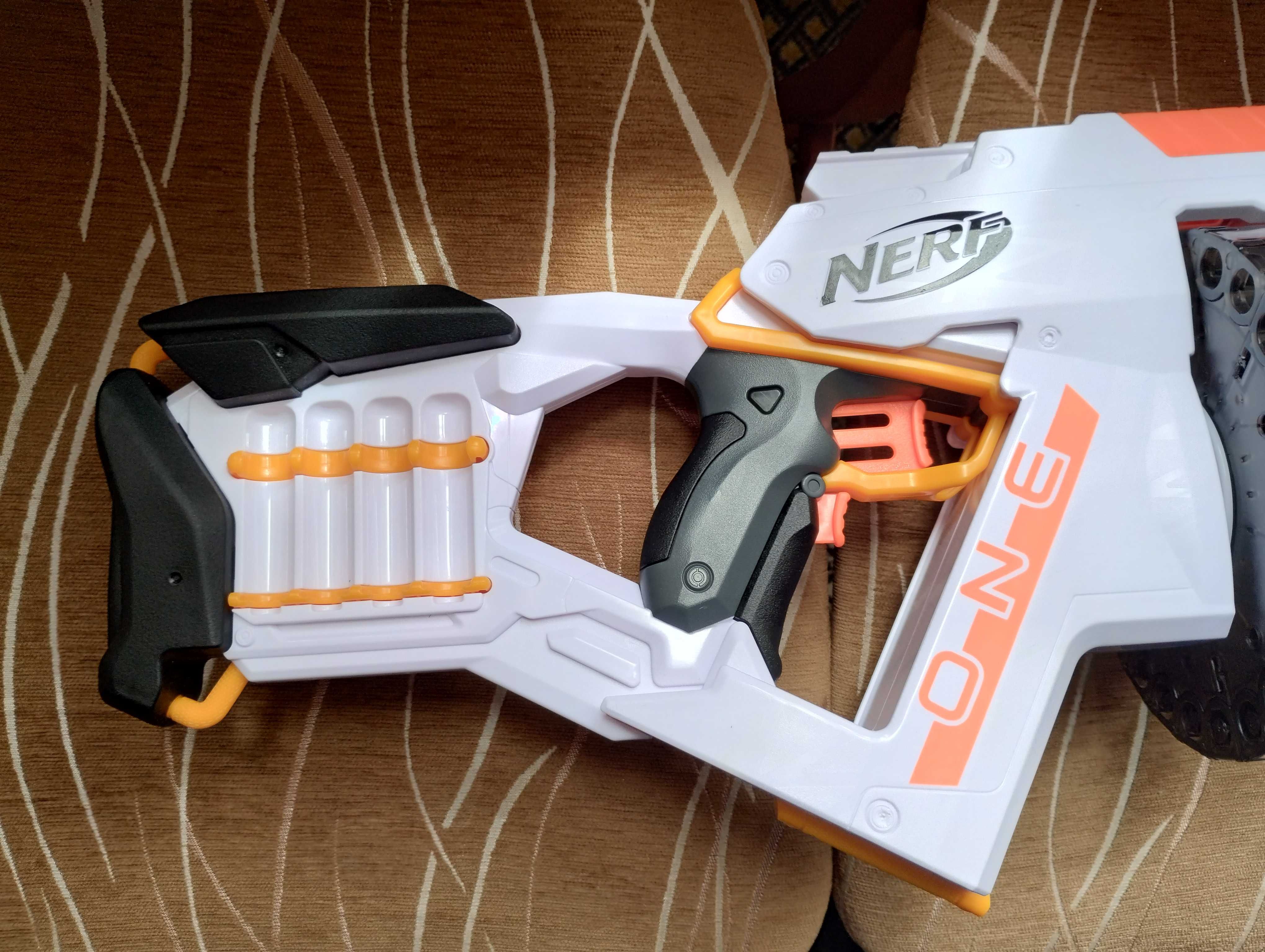 Nerf Ultra Wyrzutnia Ultra One + 17 strzałek E6596 pistolet maszynowy