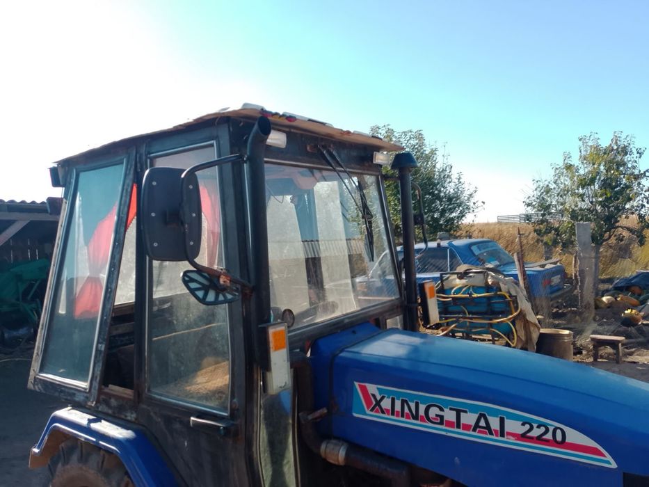 Продам трактор сінтай 220