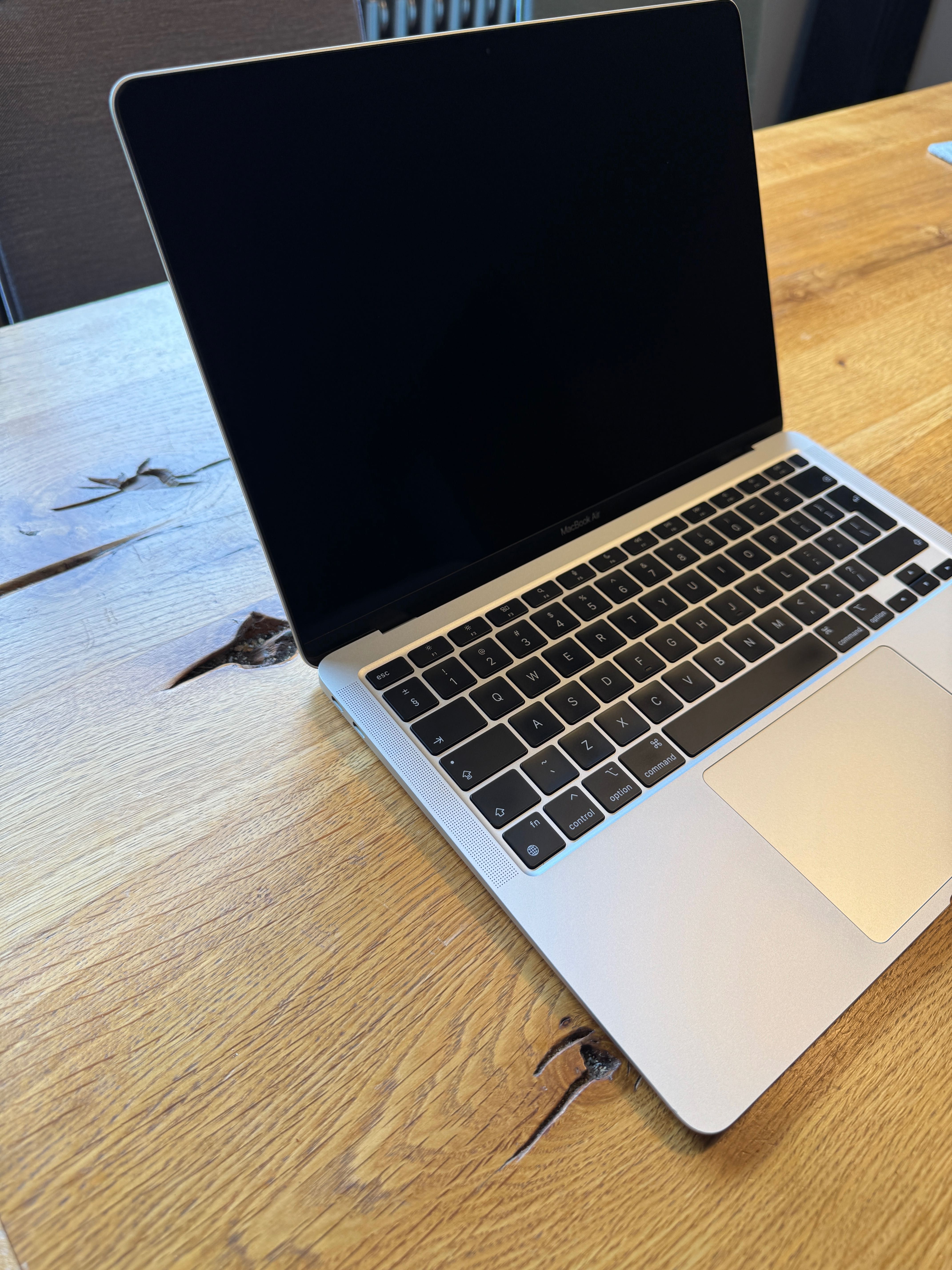 MacBook Air M1 2020/16GB/512GB/srebny