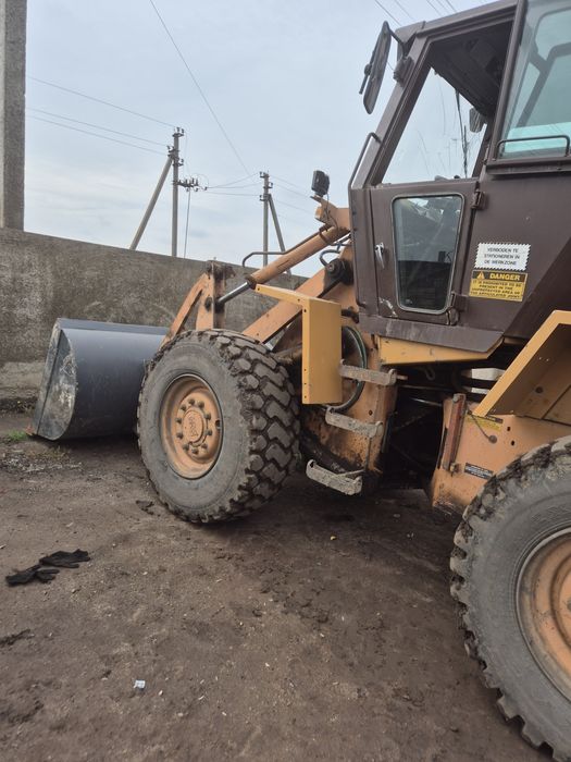 Продам фронтальний навантажувач Case W15