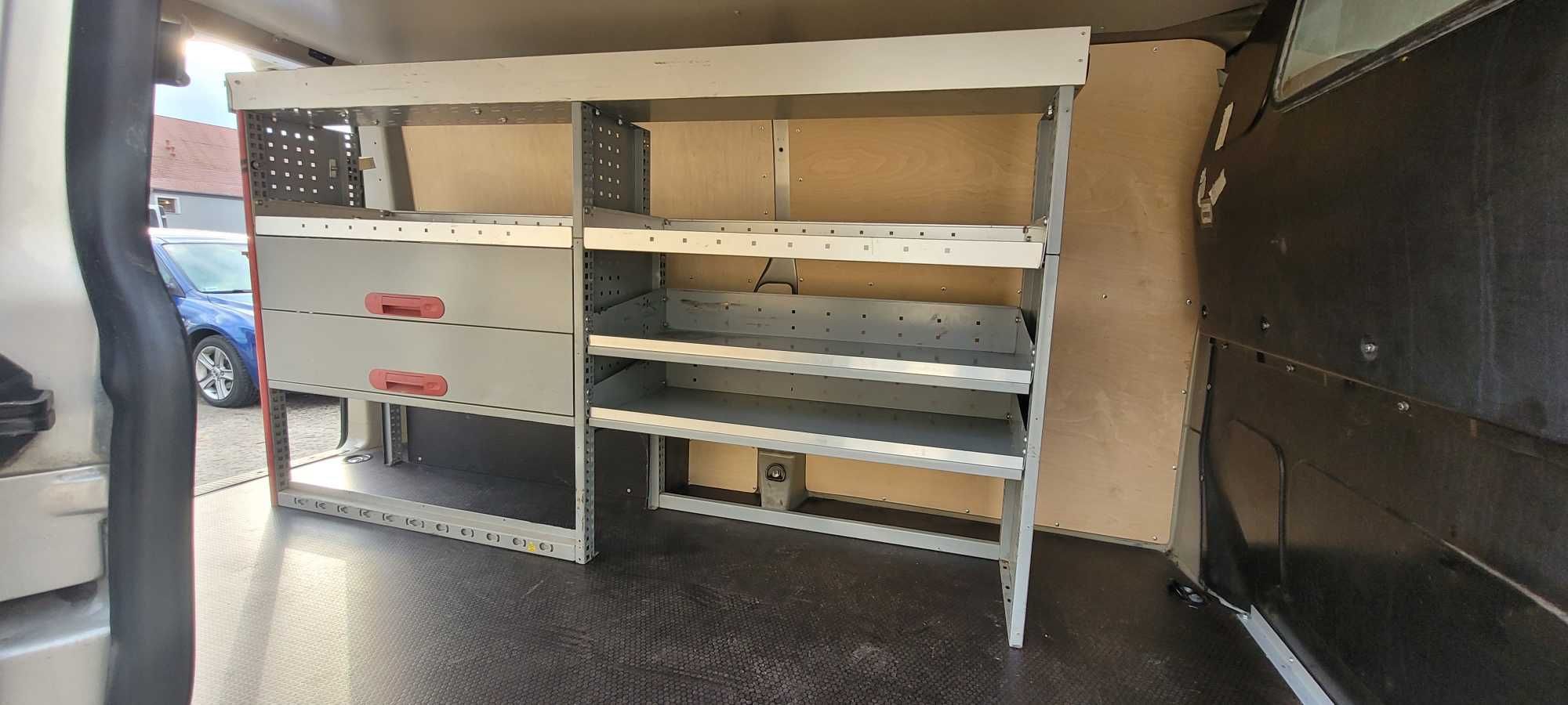 Zabudowa warsztatowa BOTT, regały do busa, regał z szufladami