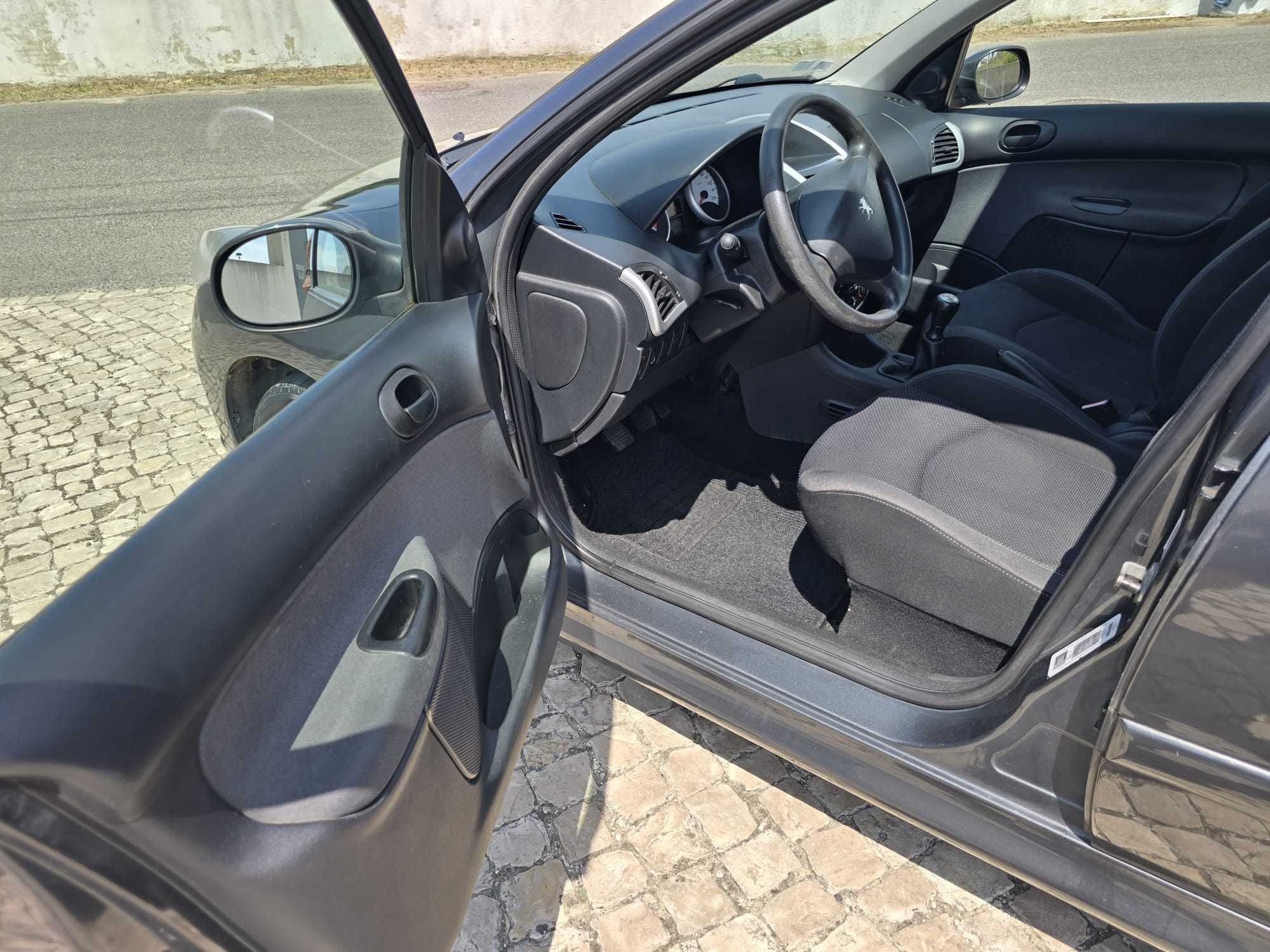 carro impecável  100% confiável  0% de problemas
