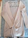 Casaco de malha bege. Marca xs mas veste mais