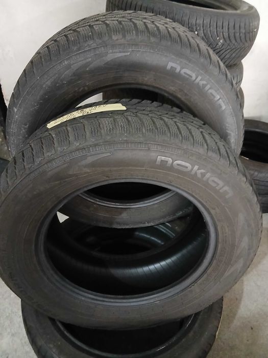 2 Pneus 225/60R16 Nokian seminovos