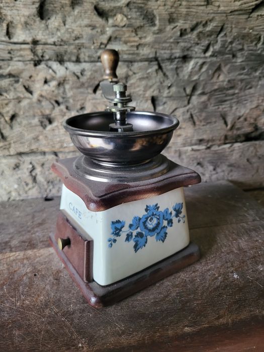 Ceramiczny młynek do kawy