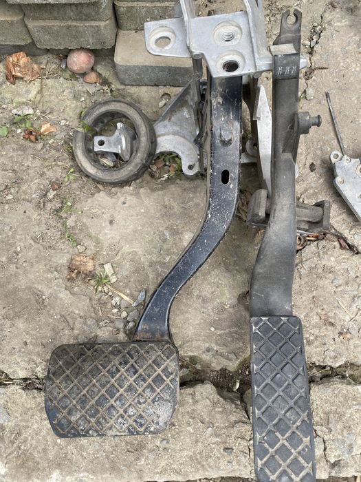 Продам педалі акпп пассат б5