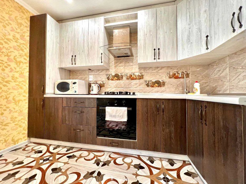 ApartPoltava 2ОКРЕМІ кімн,КУТОВА ванна,ЦЕНТР, СВІТЛО завжди КВЕДИ.5510