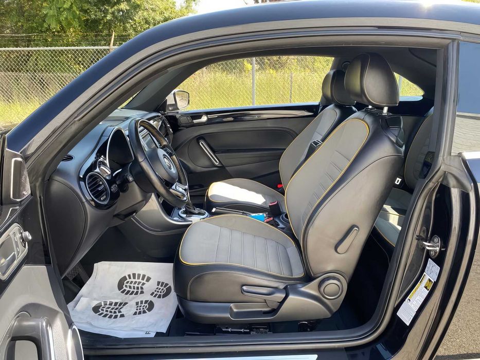 Volkswagen Beetle      2018