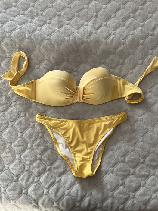 Купальники жіночі