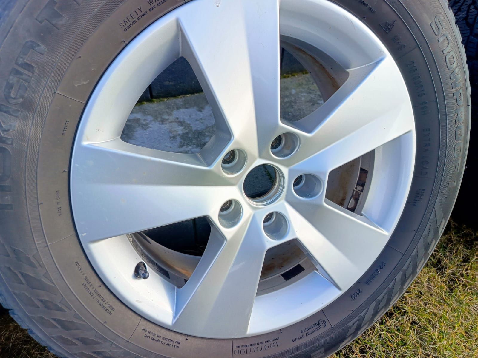 Alufelgi 16' Skoda Superb oryginalne 5x112 opony zimowe  215/60/R16