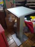 Mesa Pé Alto com vidro