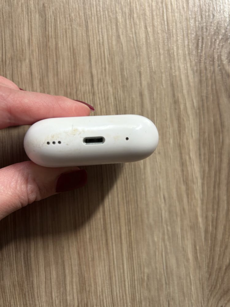 Air Pods Pro кейс и 1 наушник