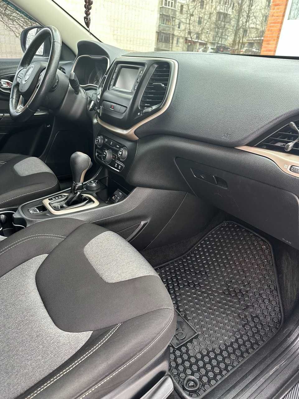 Jeep Cherokee KL 2,4 MultiAir2 AT (177 к.с.) AWD, 2014