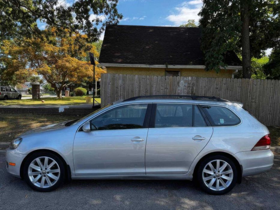 Volkswagen Jetta      2013