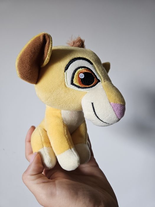Zabawka pluszak Simba disney.
