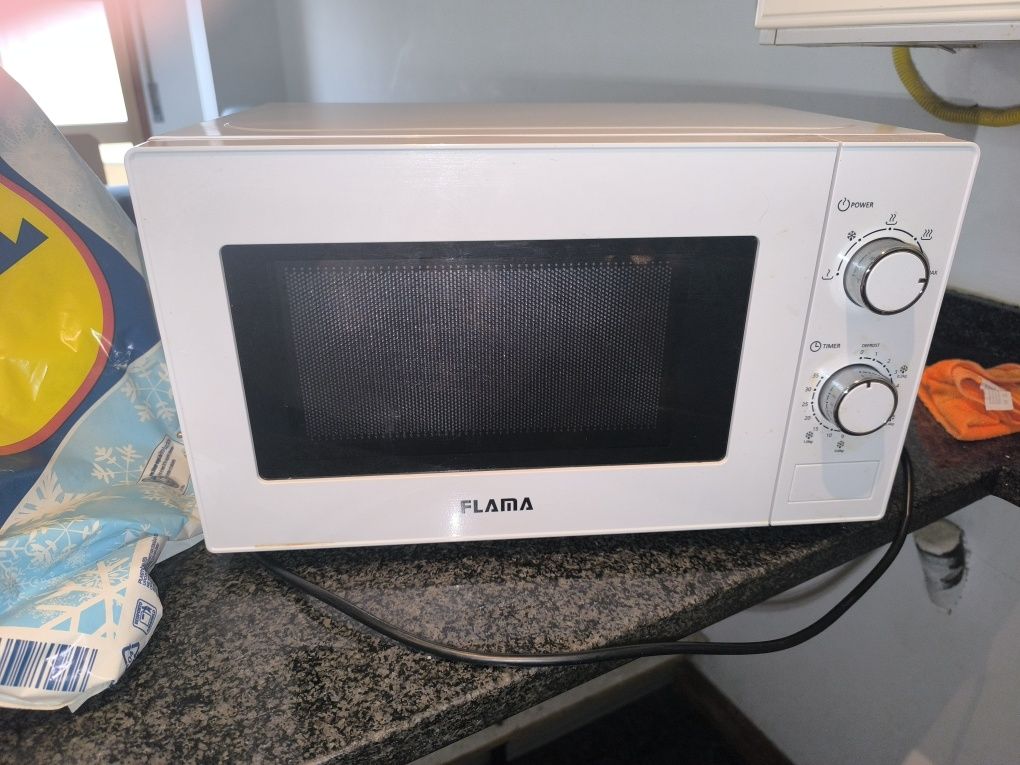 Vendo máquina dolce Gusto e microondas