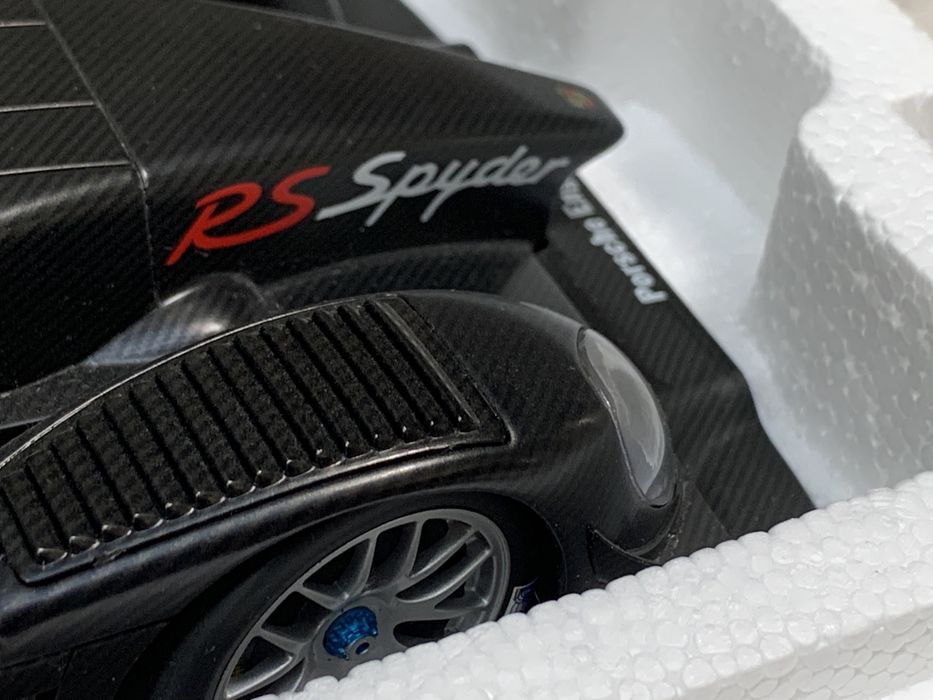 Porsche RS Spyder Carbon Body 1:18 Dealer edition