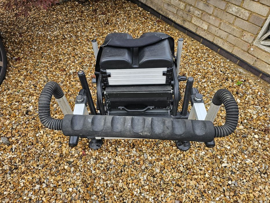 Siedzisko - kosz wędkarski RIVE