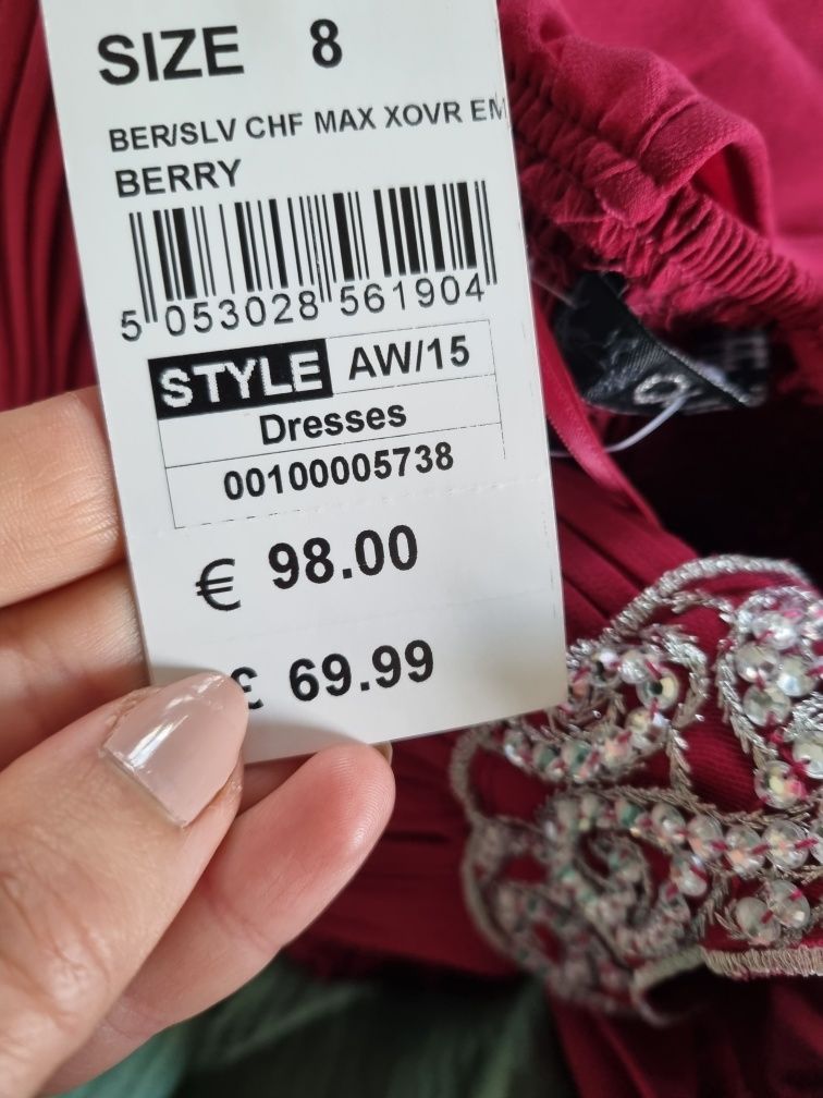 Nowa długa sukienka na wesele z wbudowanymi miseczkami r. S