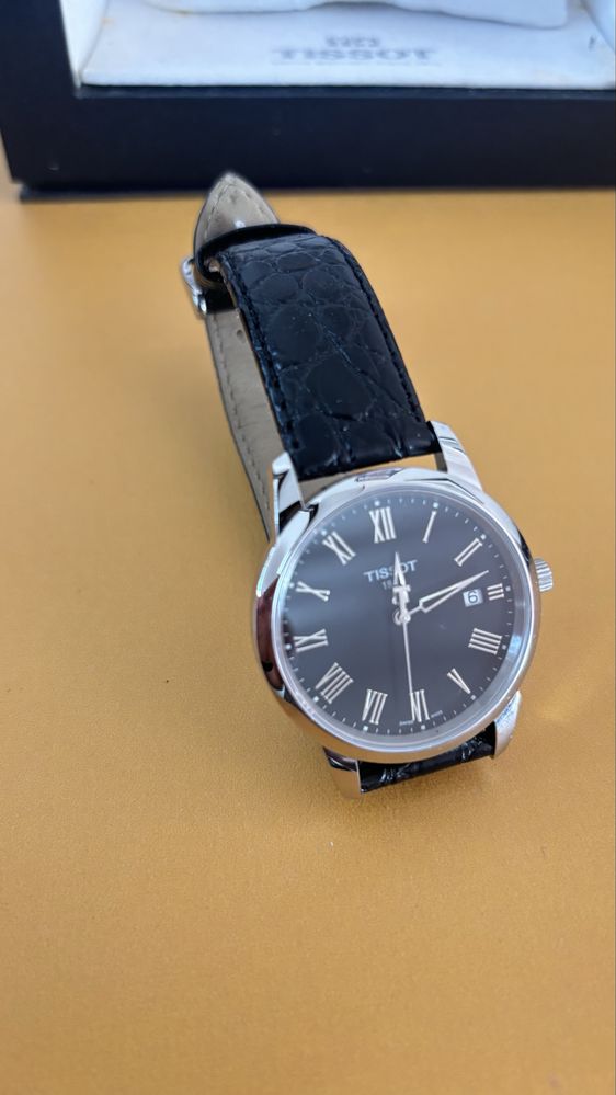 Relogio Tissot com pequena inscrição
