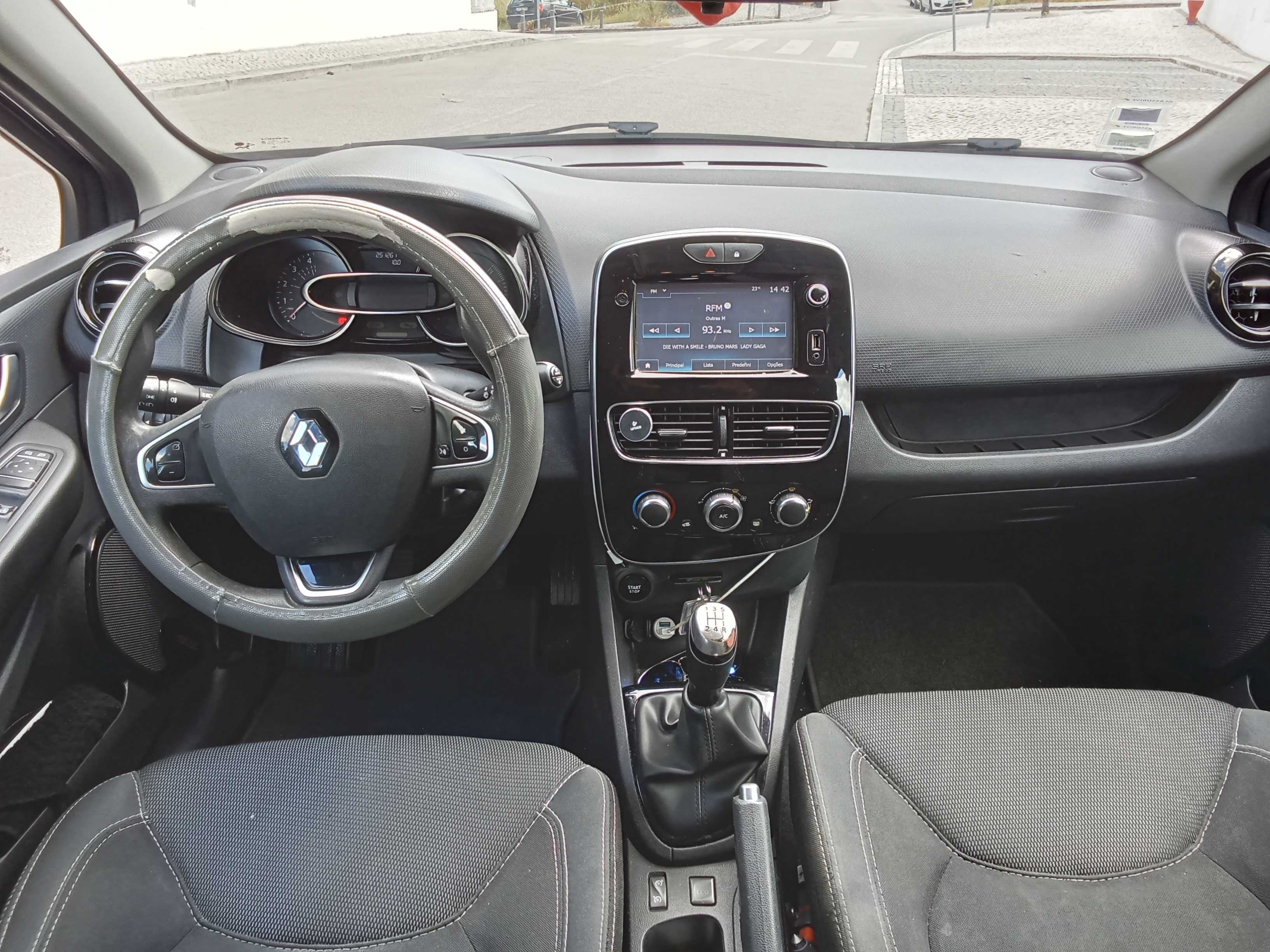 Renault Clio 1.5dci em bom estado a nível geral 2018/10