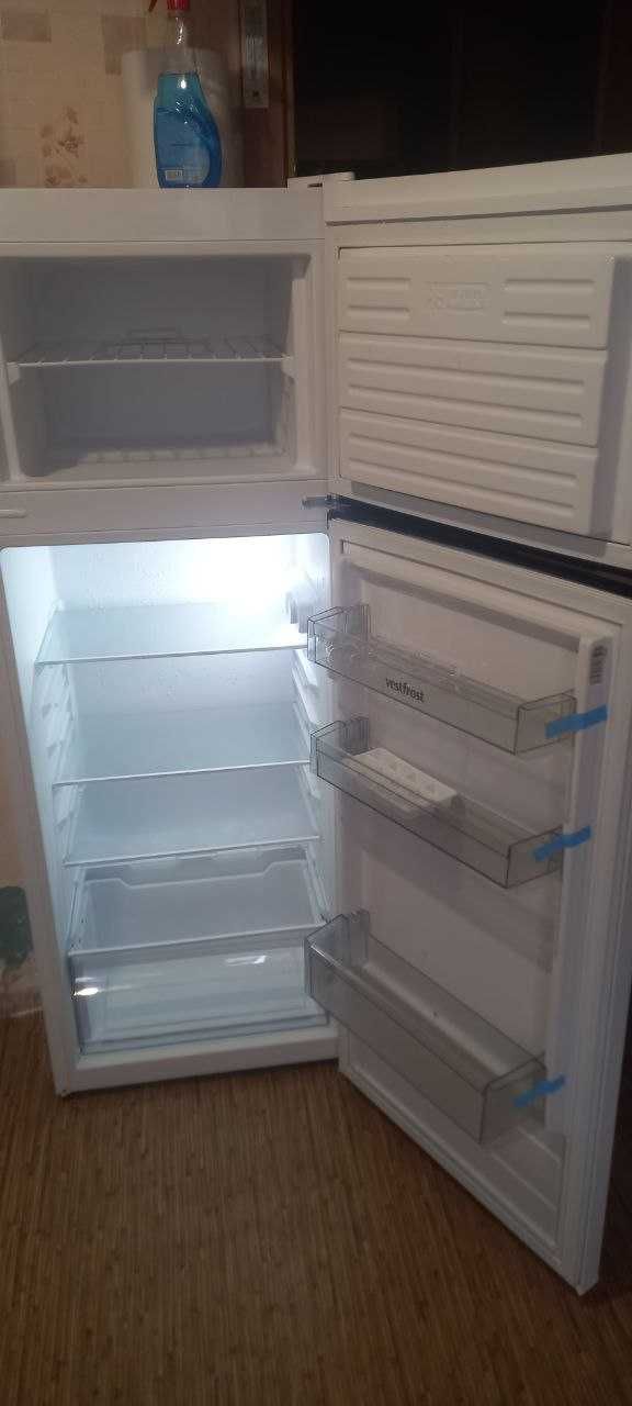 Холодильник VESTFROST CX263WB