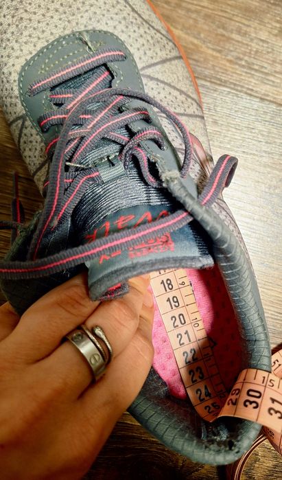 Віддам кросівки розмір 37.5