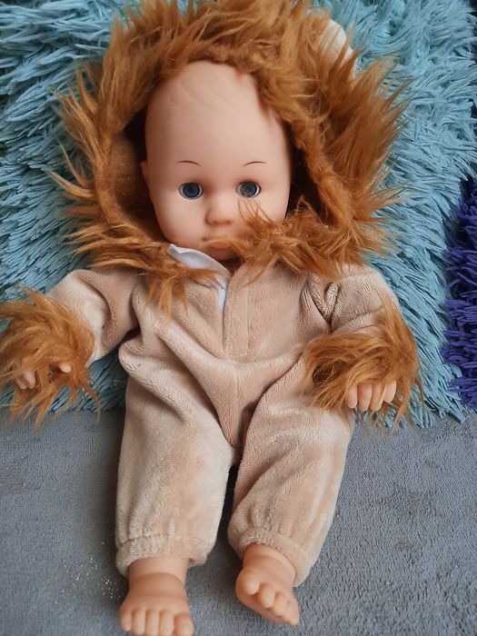 Lalka bobas z ubrankami ,mówi, śmieję się ,płacze