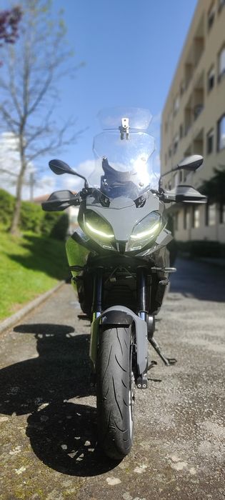 BMW F900XR 2022 - vários extras